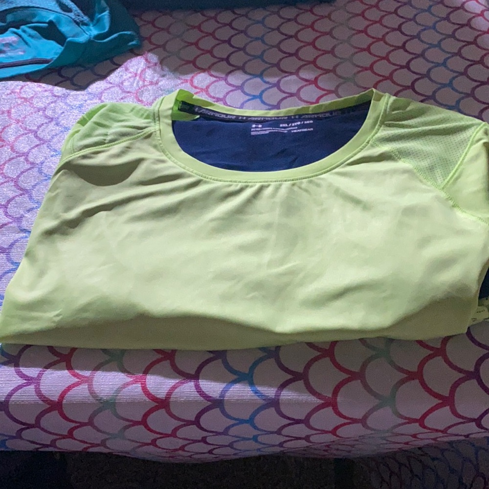 Underarmour athletic neon t-shirt